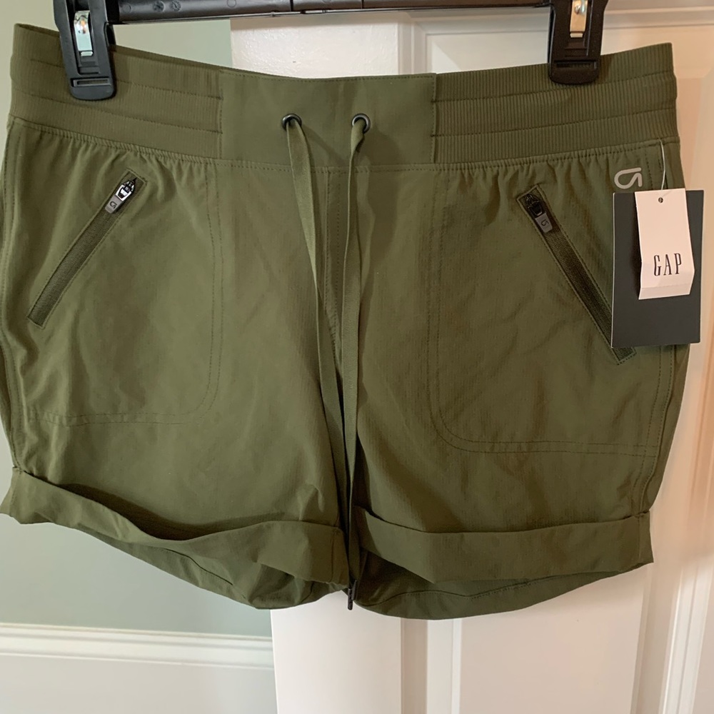 Gap DryFit Athleisure Shorts Size S
